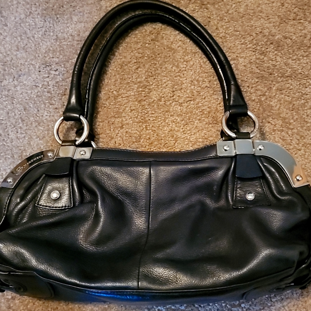 B Makowski black leather purse